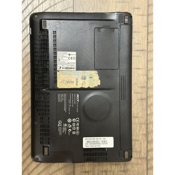 Acer Aspire One Series Model ZG5 Laptop 150 GB 1.6ghz Atom 1Gb Ram Wiped Bad Bat - Picture 2 of 4